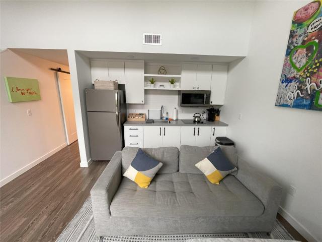 49 Navasota St # 201