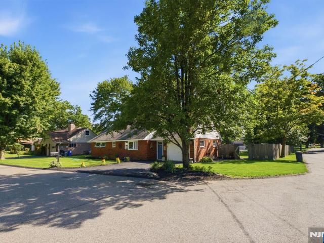 49 Oslo Drive