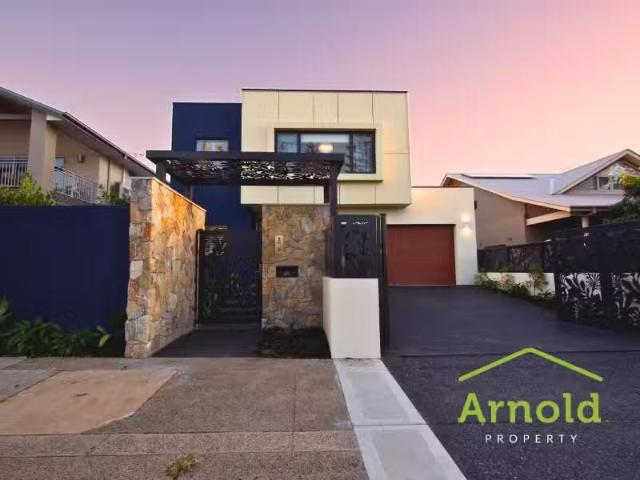 49 Parkway Avenue, Cooks Hill House for rent Listed by Ally S.
