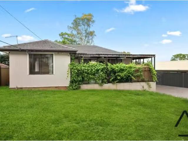 49 Ryeland Street, Miller House for rent Listed by Ross Di Ca.