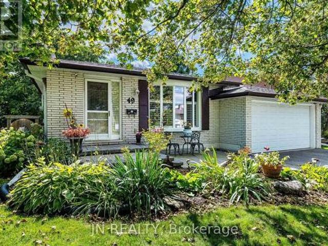 49 School Street, East Gwillimbury, ON, L9N 1K6 house for sale | Listing ID N13795 | Royal LePage