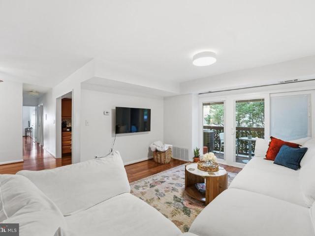 49 Skyhill Road # 204