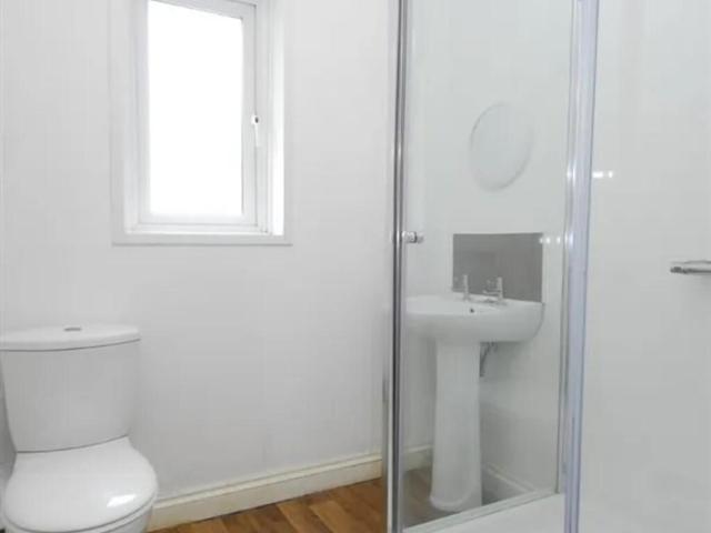 49a North Street 4 bed apartment to rent £2,340 pcm £540 pw