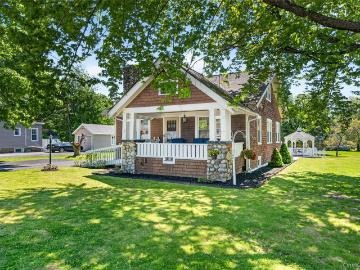 4 Mt Hope Avenue