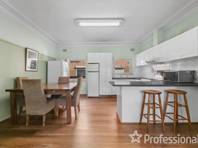 4 Macquarie StreetFairfield NSW 2165, Australia