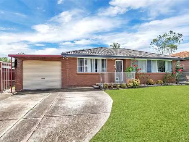4 Mallory Street, DEAN PARK, NSW 2761 House for Rent
