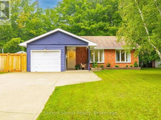 4 Maplewood Drive, South Bruce Peninsula, ON, N0H 2G0 house for sale | Listing ID X13731 | Royal LePage