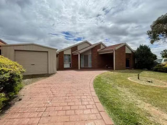 4 Martine Court, HOPPERS CROSSING, VIC 3029 House for Rent