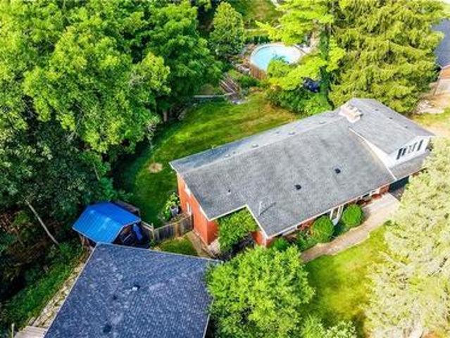 4 Mayfair Court, Dundas, ON, L9H 3P2 house for sale | Listing ID 40858 | Royal LePage