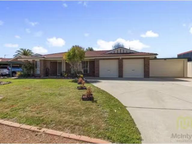 4 Mc Carten Place, Gordon House for rent Listed by Melissa Du.
