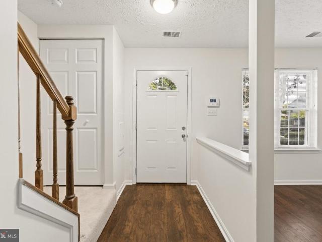 4 Meadowside Court