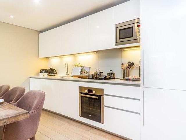 4 Merchant Square East, London W2 3 bed apartment to rent £7,063 pcm £1,630 pw