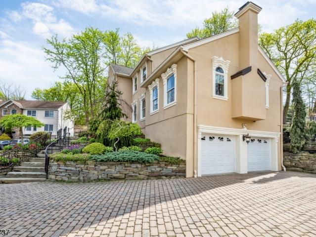 4 Michele Ct
