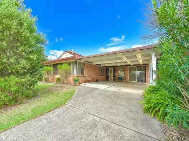 4 Mistletoe Avenue, MACQUARIE FIELDS House for rent Listed by.