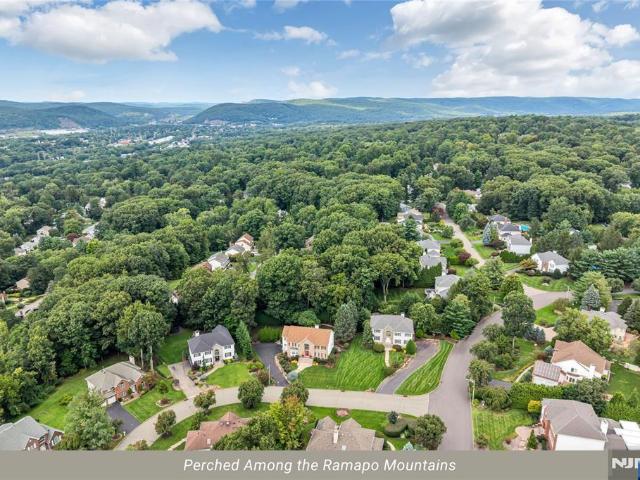 4 Moccasin Court