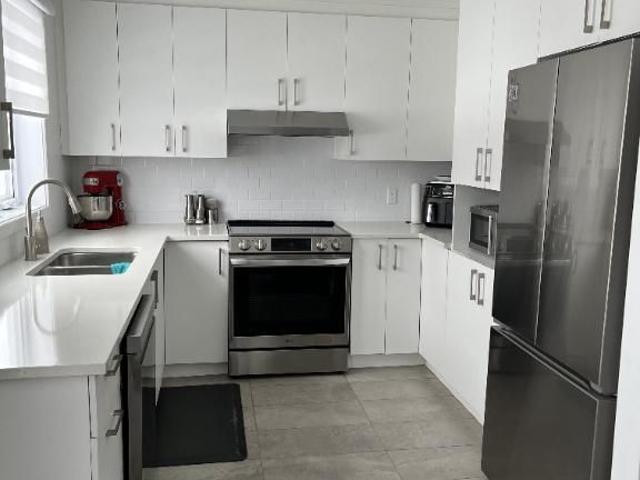 4½ moderne 2022 – dispo MAINTENANT – Saint Mathieu