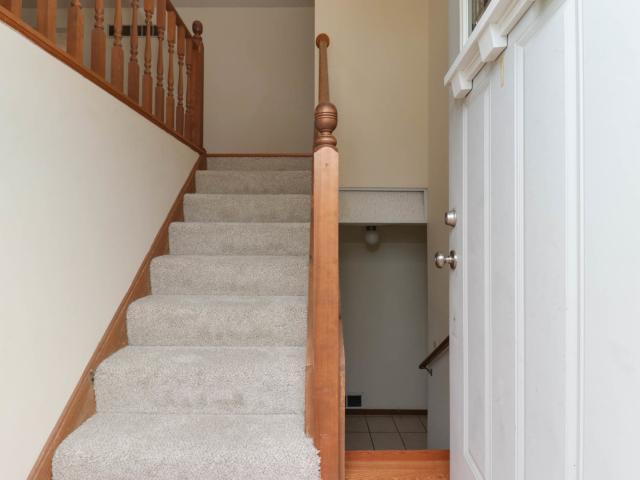 4 Moonstone Court