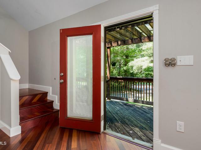 4 Monteray Court