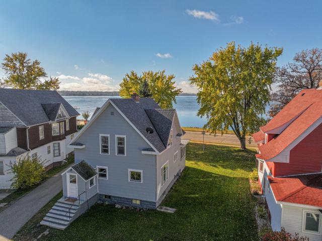 4 N Lakeshore Drive