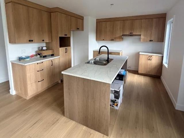 4 ½ NEUF À LOUER – DISPONIBLE MAINTENANT – 1 300 $/MOIS