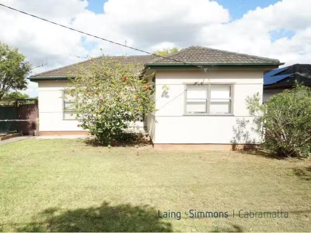 4 Norfolk Avenue, Fairfield West House for rent Listed by Ben.
