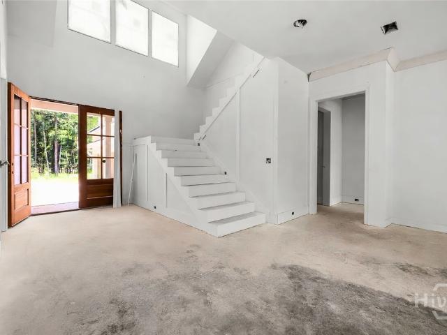 4 Oak Leaf Place