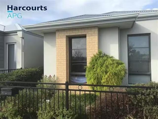 4 Oakover Street, Dalyellup, WA 6230