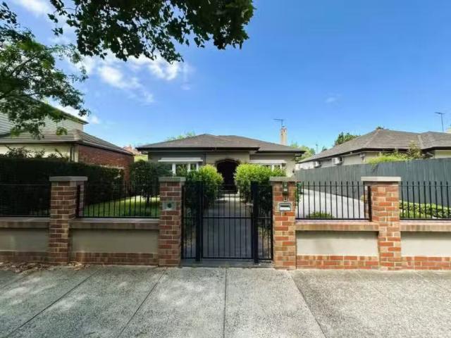 4 Oakleigh Road, Ormond VIC 3204 House For Lease