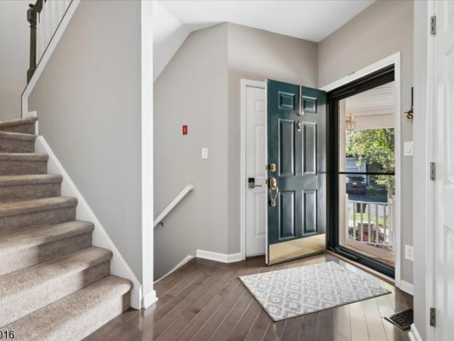 4 Old Orchard Ct