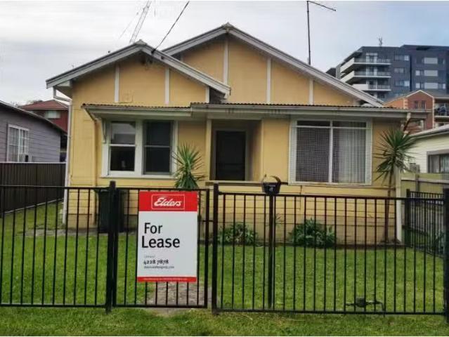 4 Osborne Street, Wollongong House for rent Listed by Elders.