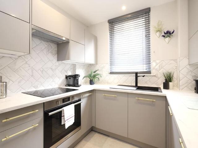 4 Atholl Crescent Lane | Studio apartment for rent #123503940 | Rentberry