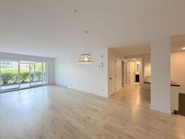 4 ½ Avec Stationnement Intérieur Inclus