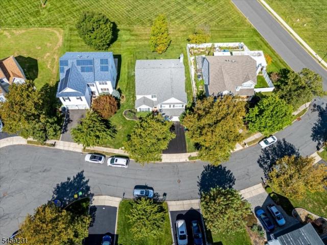 4 Avery Ct