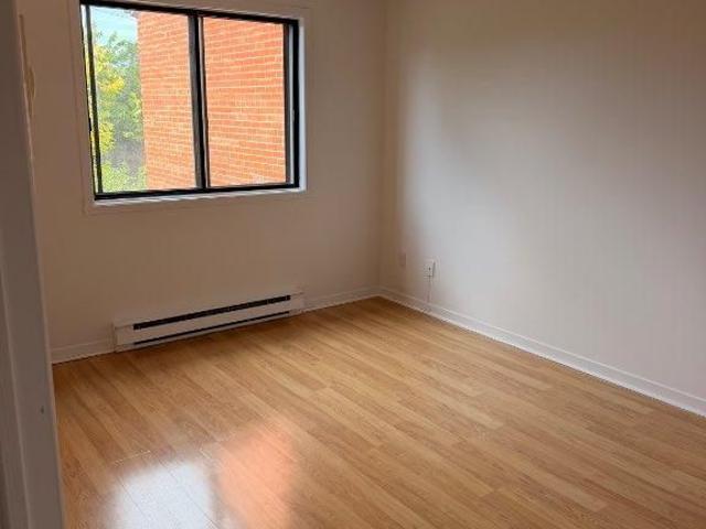 4 ½ à louer à Anjou secteur tranquille 1380$
