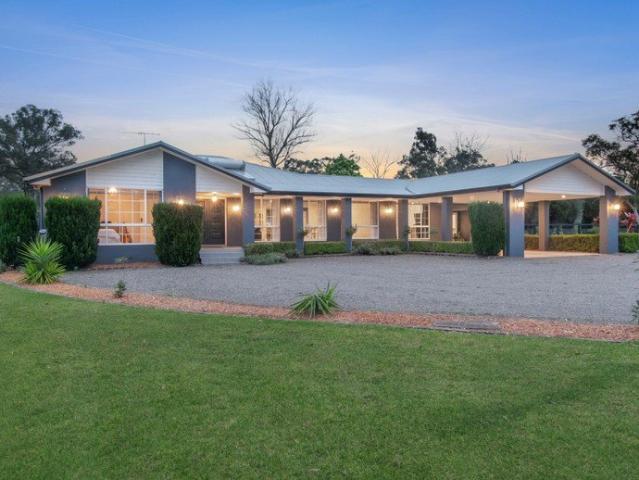 4 Acre Entertainer's Haven | Large shed + separate access