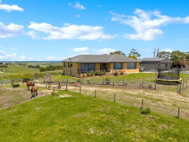 4 Acre Hobby Farm with Bass Strait & Wilsons Prom Views