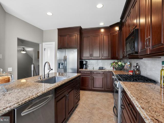 4 Addison Court