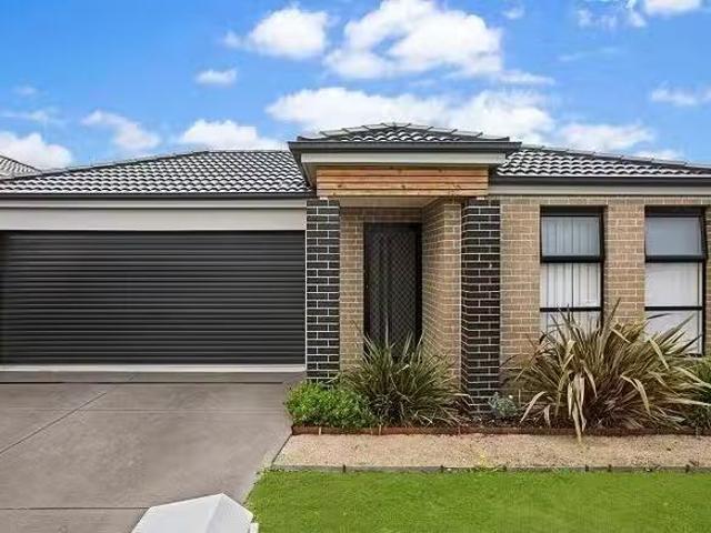 4 Alapont Close, Pakenham, VIC 3810