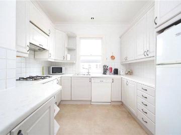 4 Alderbrook Road, Clapham South. 2 bed flat to rent £3,250 pcm £750 pw