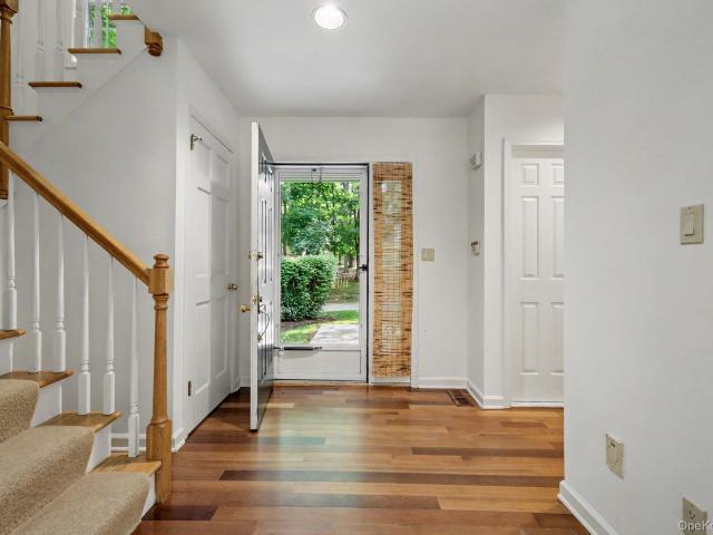 4 Annes Wood Lane