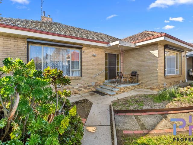 4 Arms Street Long Gully VIC