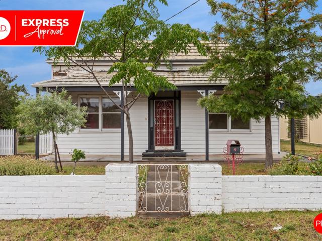4 Butts Road, EAGLEHAWK VIC 3556