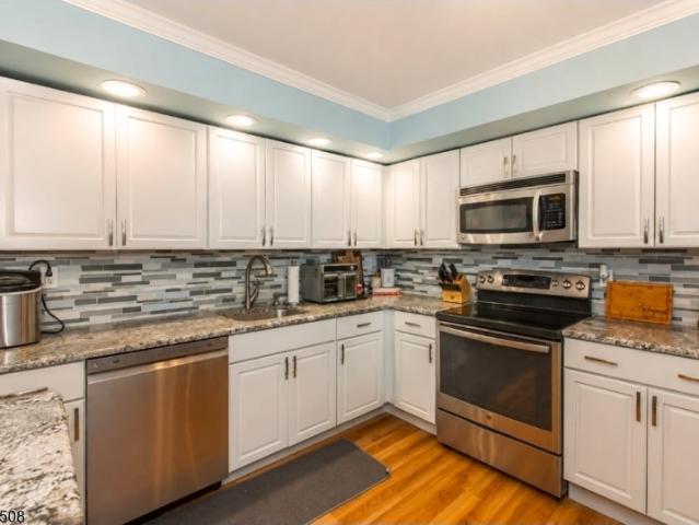 4 B C Foxwood Dr # C