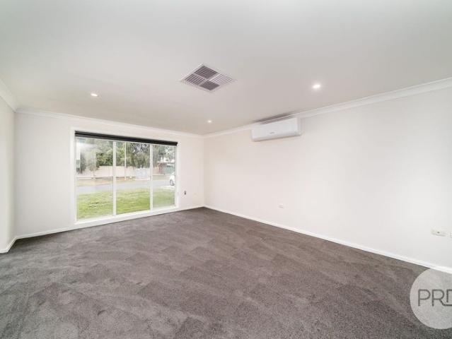 4 Bandera Avenue, Glenfield Park NSW 2650