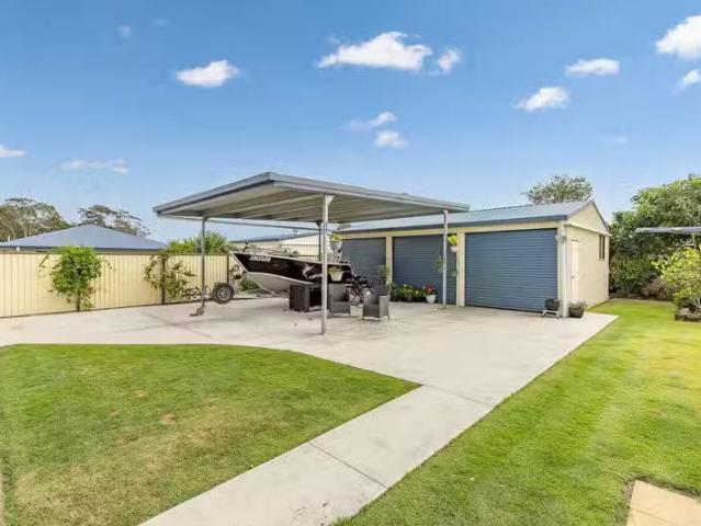 4 Beach Drive, BURRUM HEADS, QLD 4659 House for Rent
