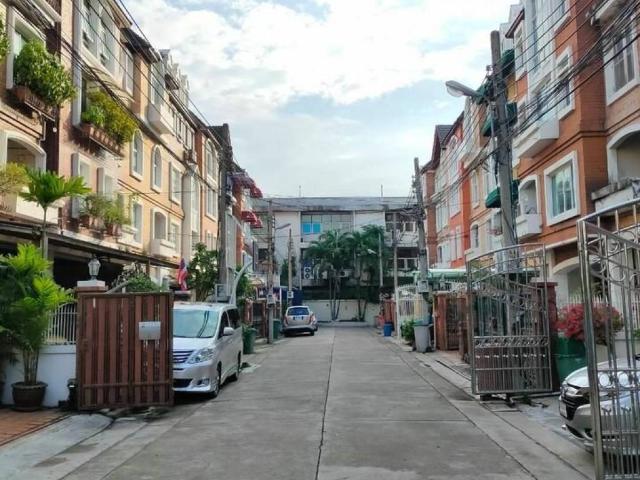 4 Bed 4 Bath 575 SQ.M Yen Akard Residence