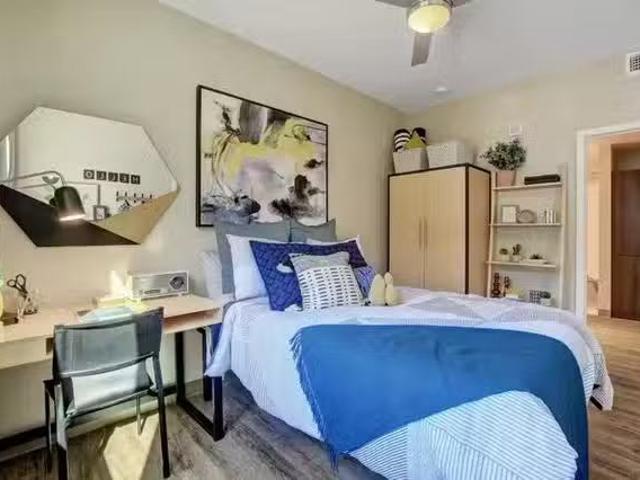 4 Bed 4 Bath D1