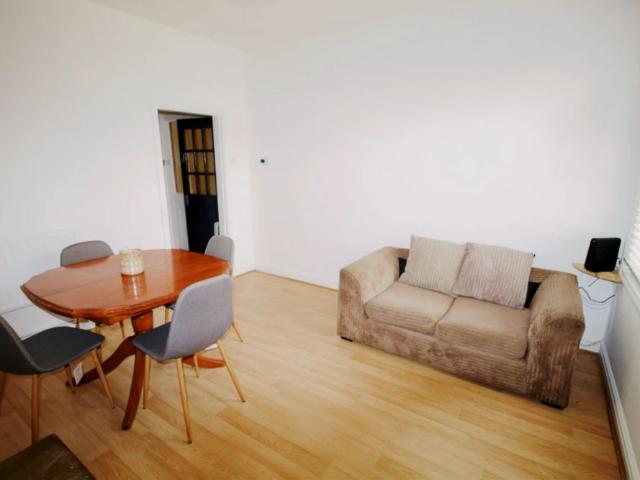 4 Bed 1 Bath