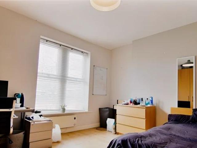 4 Bed 1 Bath