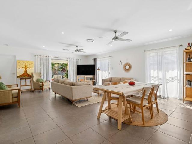 4 Bed 2 Bath 2 Car Family Home in the Springs